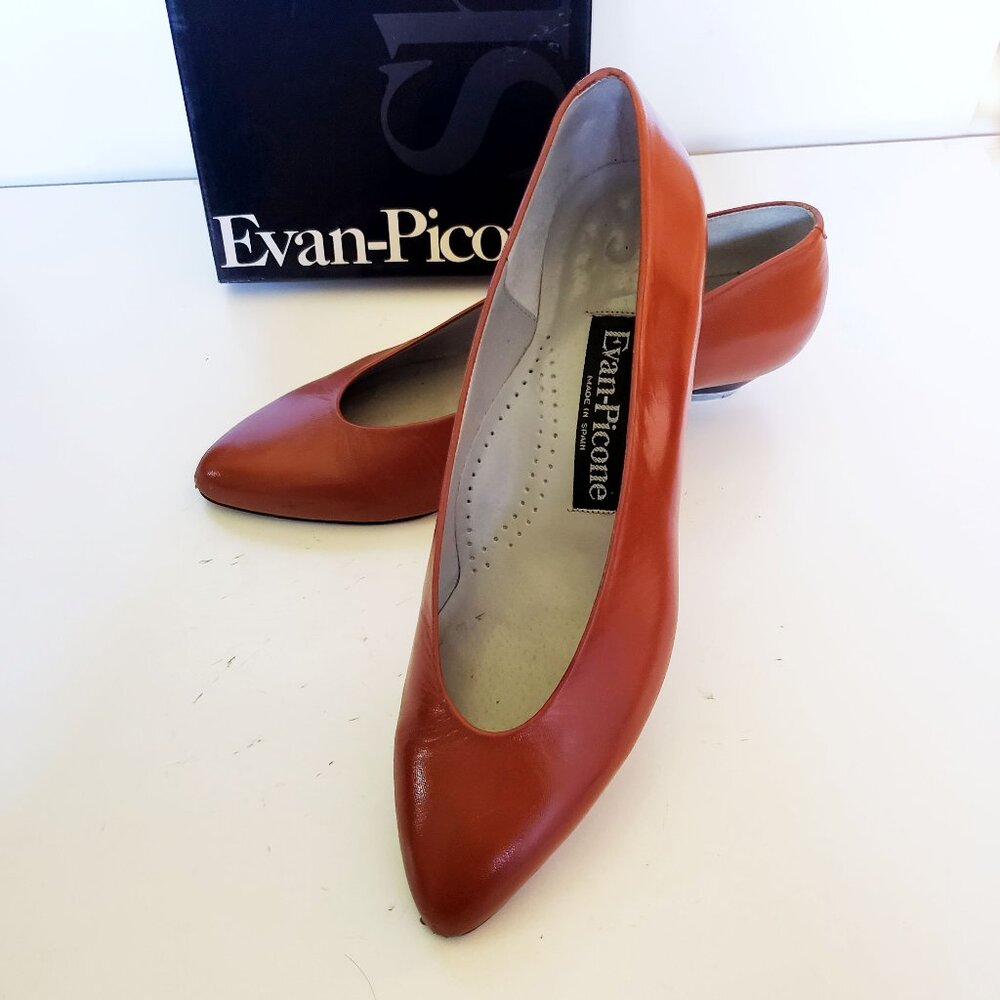 Chic Evan-Picone Whiskey Brown Leather Pumps - Made in Spain - Size 6.5M